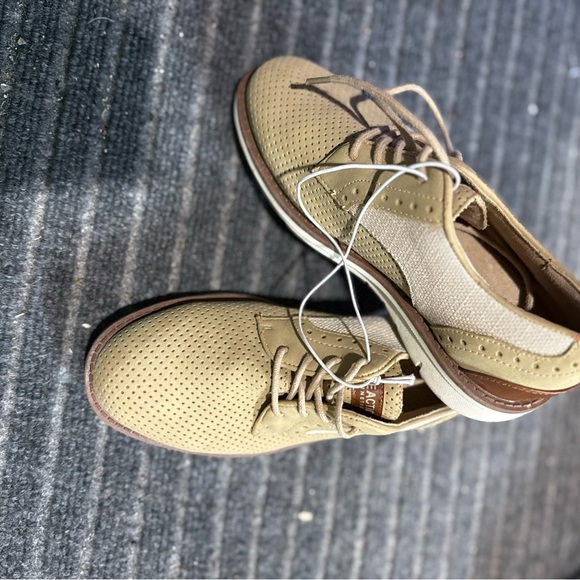 Kenneth Cole Reaction Kids' Tan Dress Shoes - Picture 5 of 6